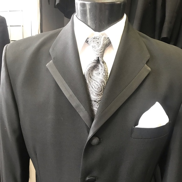 Retro Oscar de la Renta 4 button $20 - Picture 2 of 5